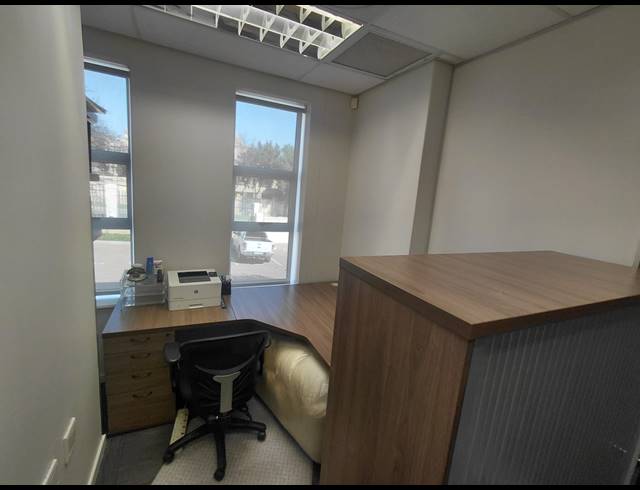 123M² OFFICE FOR SALE IN LONEHILL